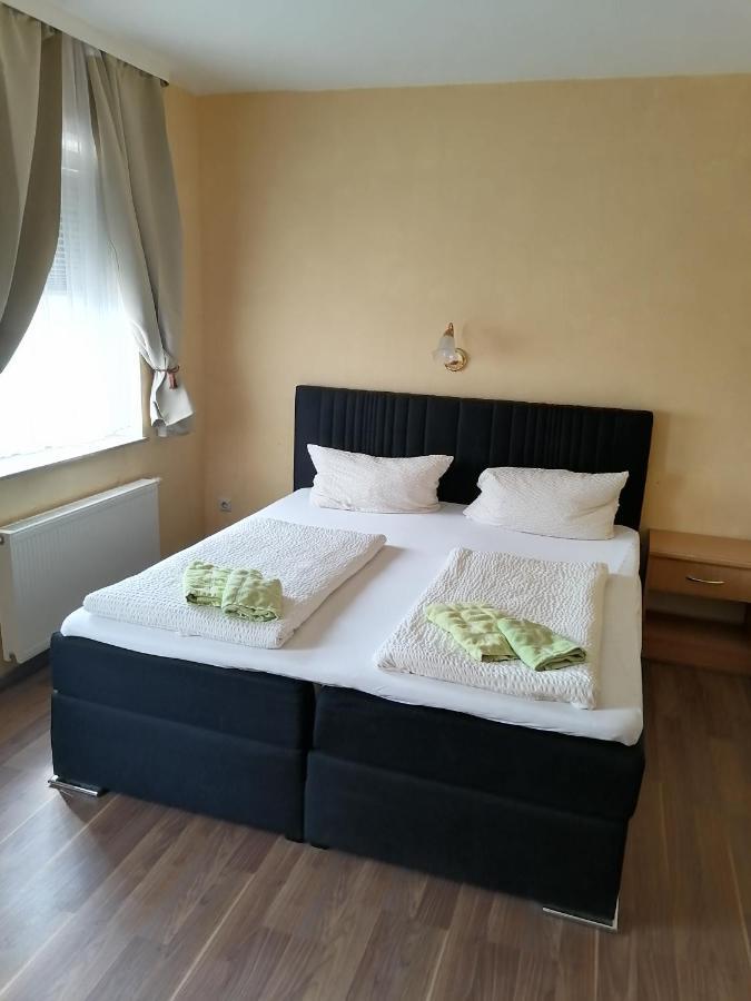 Pension Kuehnauer Hof Dessau-Rosslau Esterno foto
