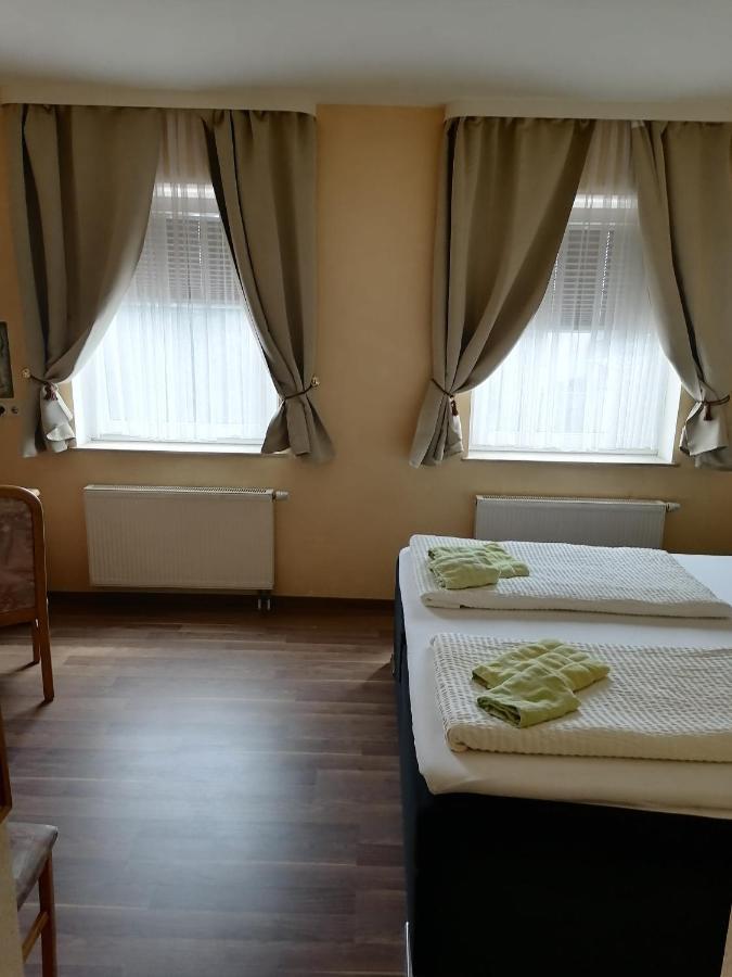 Pension Kuehnauer Hof Dessau-Rosslau Esterno foto