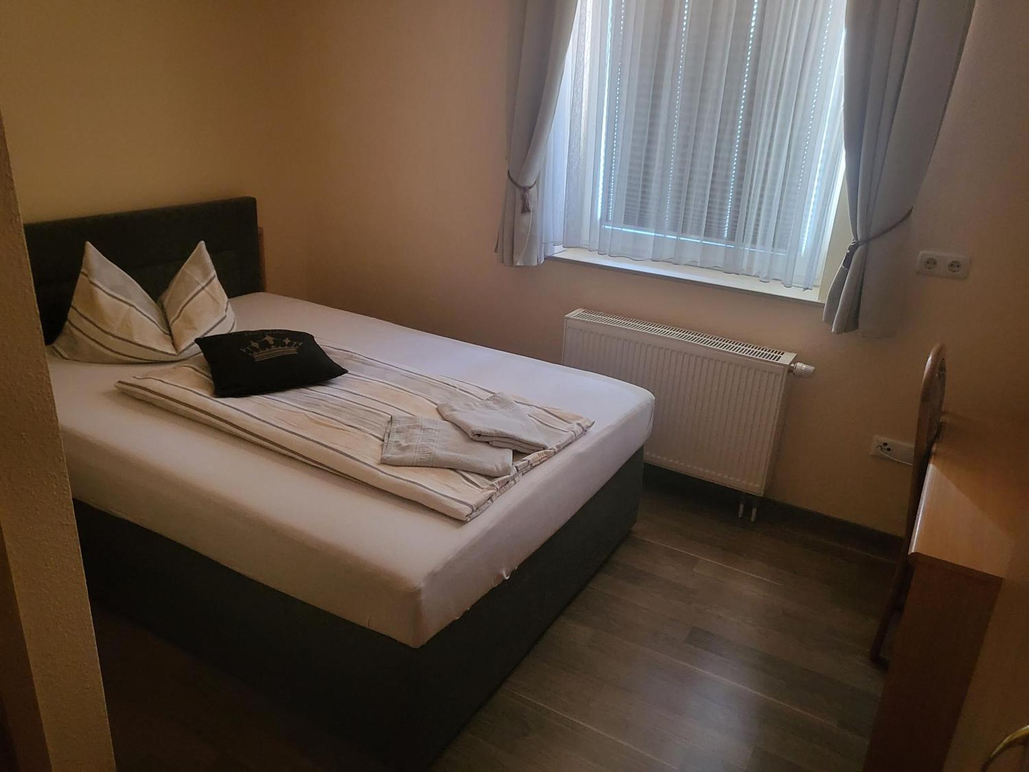 Pension Kuehnauer Hof Dessau-Rosslau Esterno foto