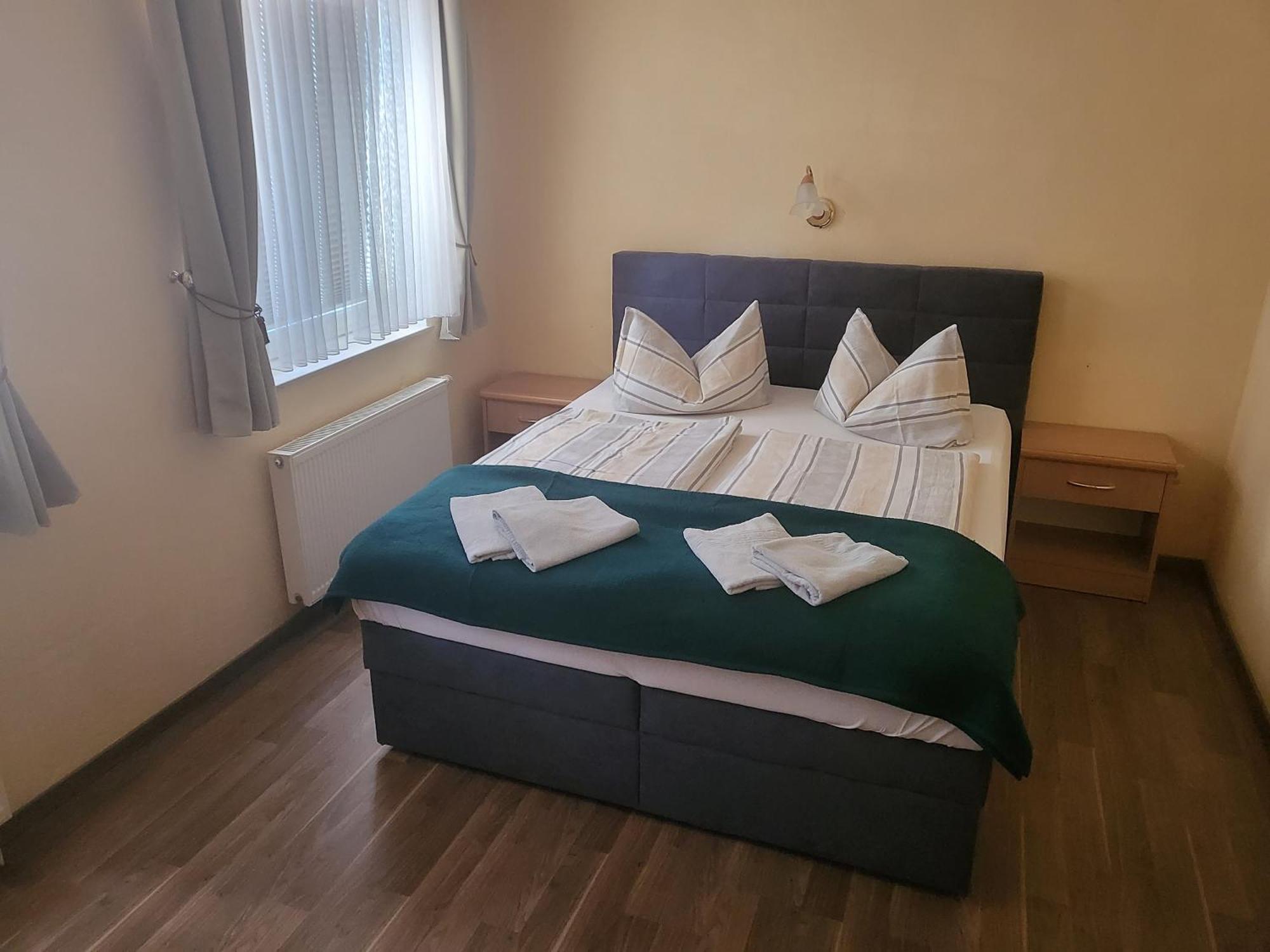Pension Kuehnauer Hof Dessau-Rosslau Esterno foto