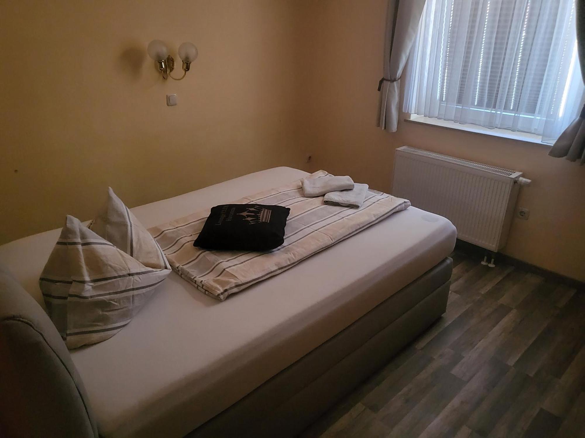 Pension Kuehnauer Hof Dessau-Rosslau Esterno foto