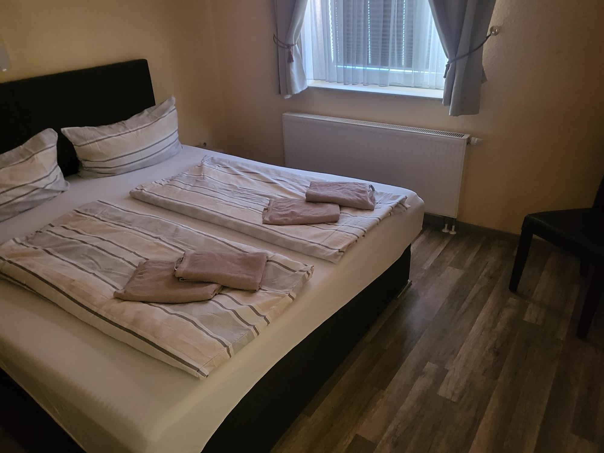 Pension Kuehnauer Hof Dessau-Rosslau Esterno foto